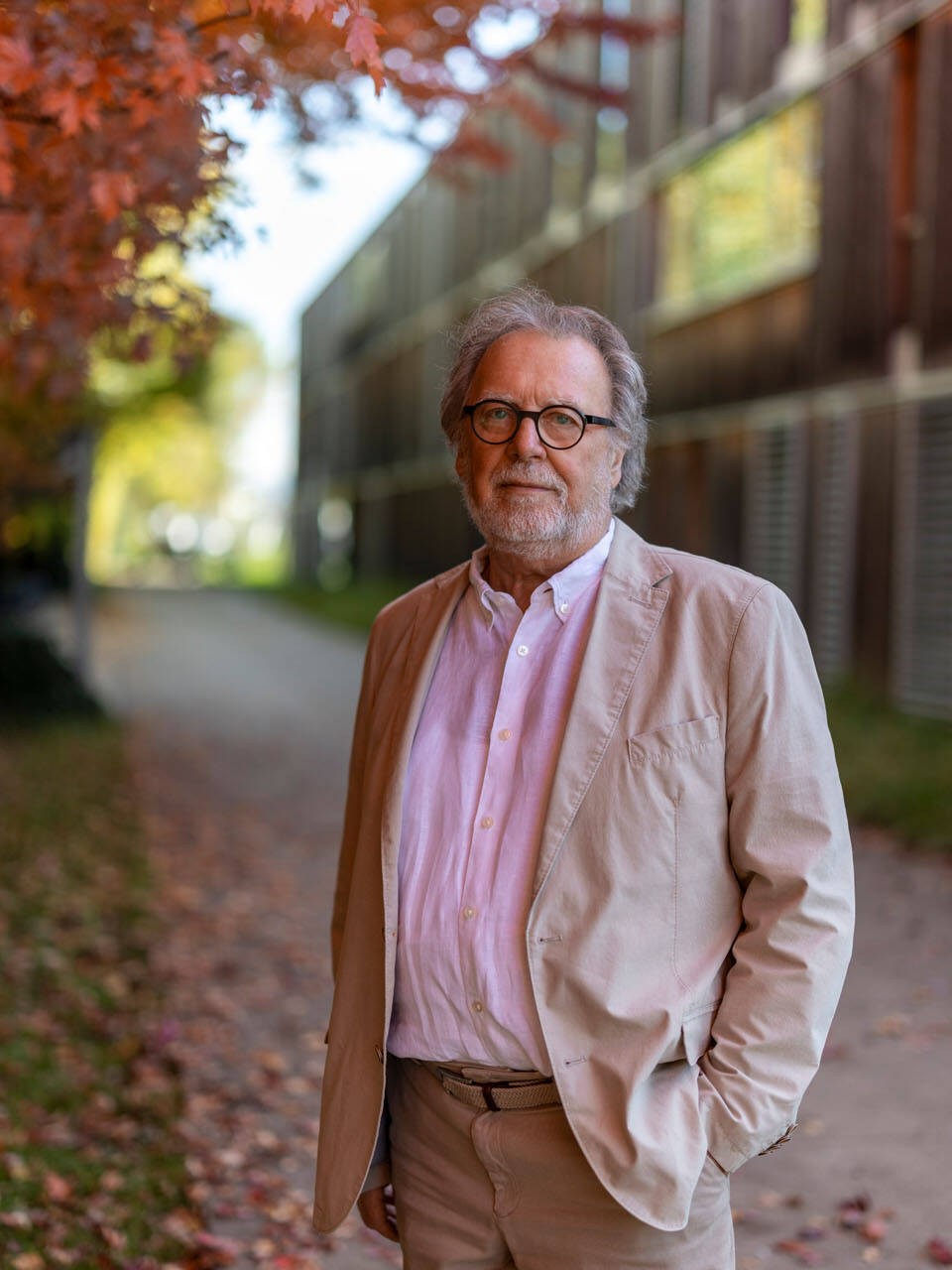 DI, Architekt i.R., Konsulent